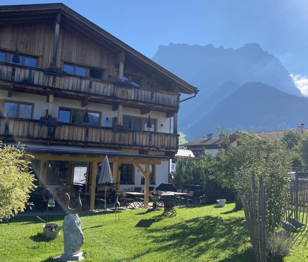 Hotel Zum Urviech -Erwachsenenhotel- (Adults Only) Ehrwald Exteriér fotografie