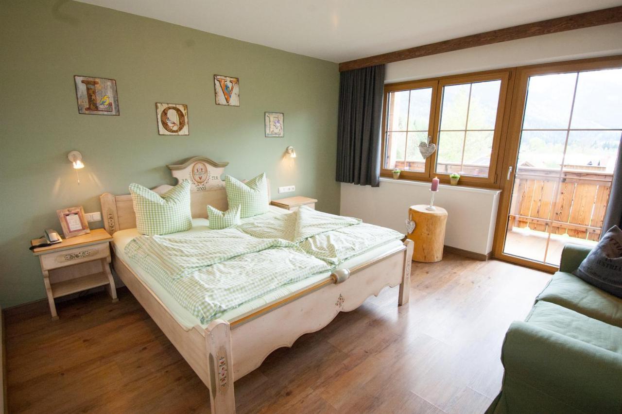 Hotel Zum Urviech -Erwachsenenhotel- (Adults Only) Ehrwald Pokoj fotografie